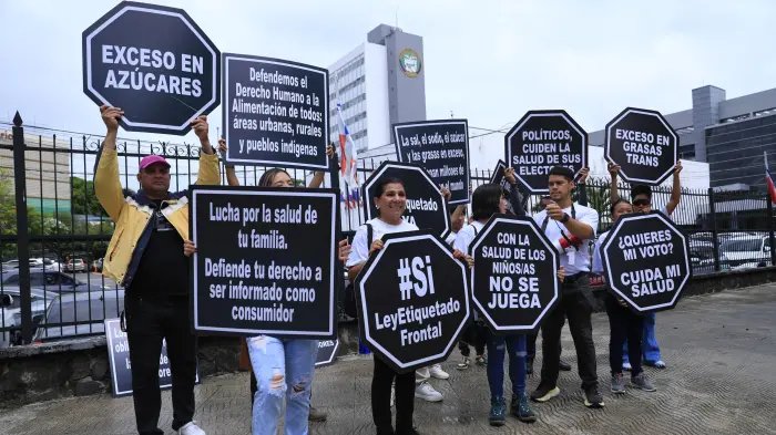Por la salud de nuestros niños, Movimiento de Alimentación Saludable exige prohijamiento de Ley de Etiquetado Frontal